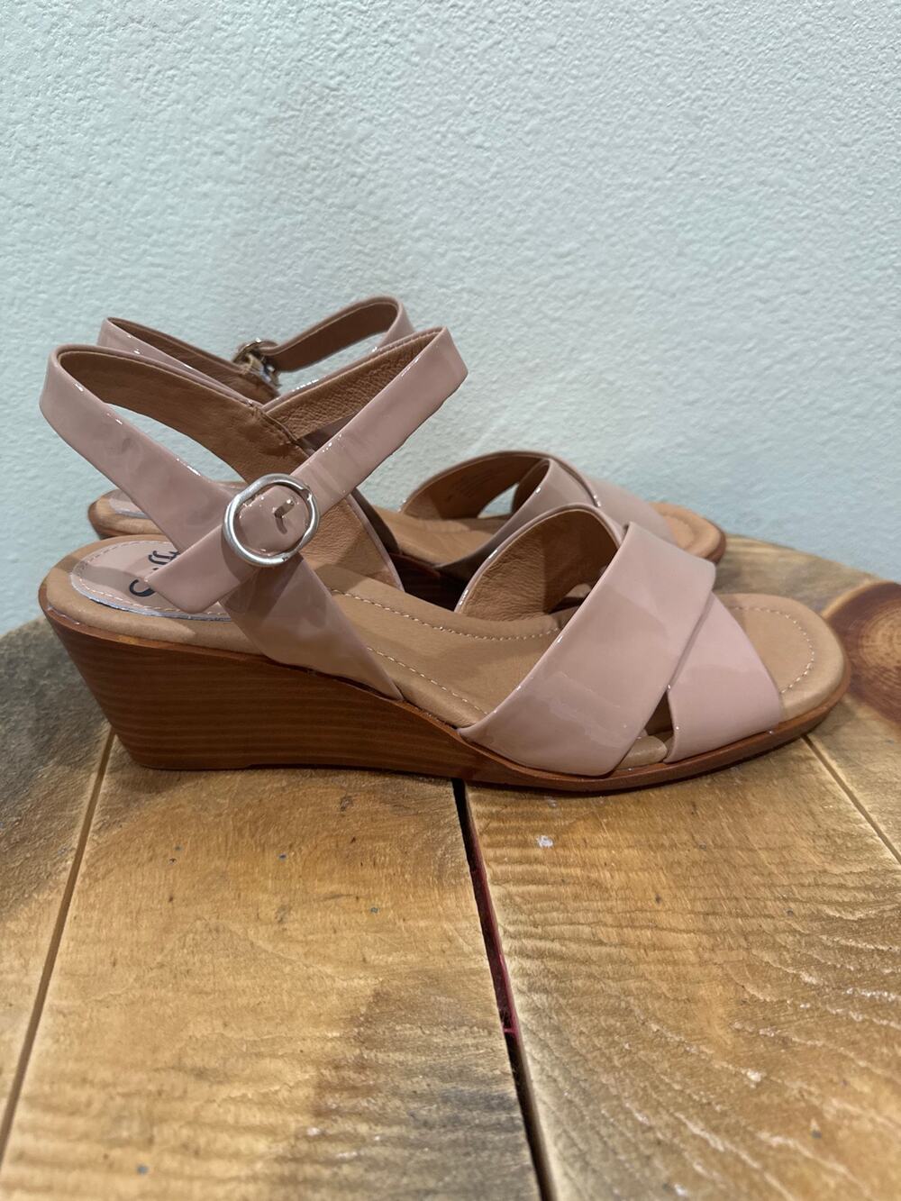 New NIB Sofft Gabella Beige Pink Rose Leather Wedge Sandals Women's Size 10